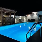Romantic Lodge -Private Swimm-Spa Villa