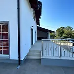 Romantic Lodge -Private Swimm-Spa Villa