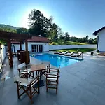 Romantic Lodge -Private Swimm-Spa Villa