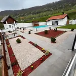 Romantic Lodge -Private Swimm-Spa Villa *