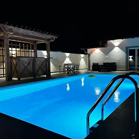 Romantic -private Swimm-spa Villa