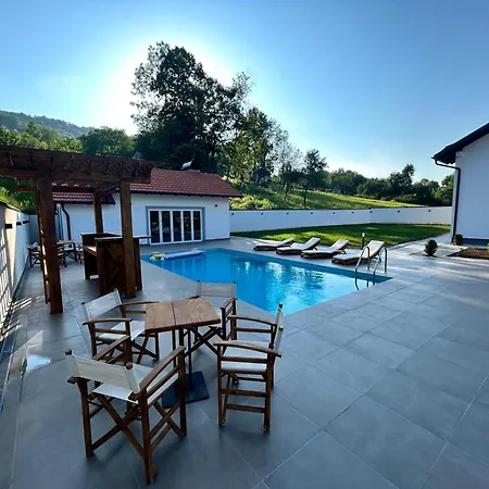 Romantic -private Swimm-spa Vila
