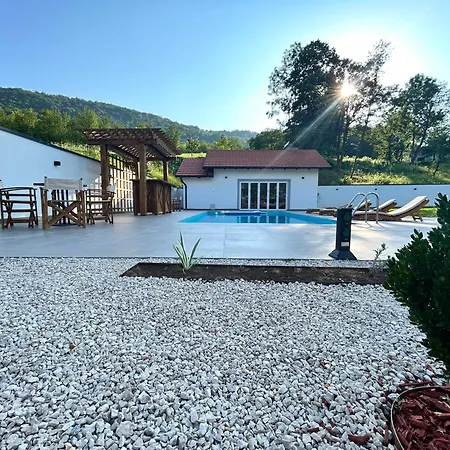 Villa Romantic Lodge -Private Swimm-Spa Banja Luka