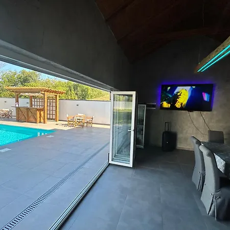 Vila Romantic -private Swimm-spa Banja Luka
