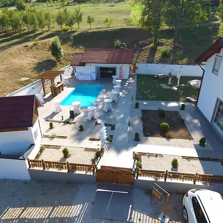 Romantic Lodge -Private Swimm-Spa Villa *